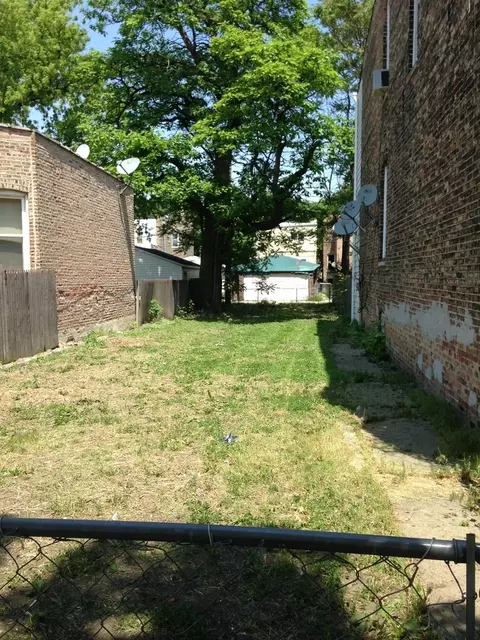 4030 W Arthington St, Chicago, IL 60624