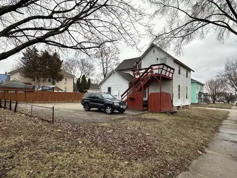 Exterior - 2 E 7th St, Sterling, IL 61081 photo 3 of 5