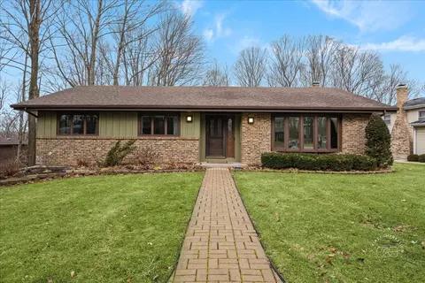 2 S924 Shagbark Dr, Batavia, IL 60510