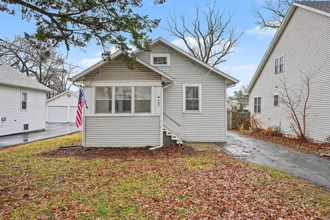 143 E Division St, Villa Park, IL 60181