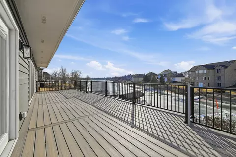 Exterior - 13202 Lakepoint Dr, Plainfield, IL 60585 photo 2 of 5
