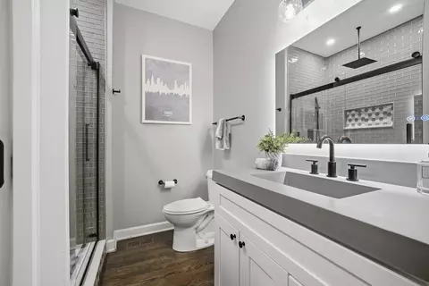 Bath - 13202 Lakepoint Dr, Plainfield, IL 60585 photo 4 of 8