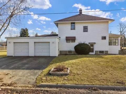 Exterior - 607 W Burbank St, Harvard, IL 60033 photo 3 of 4