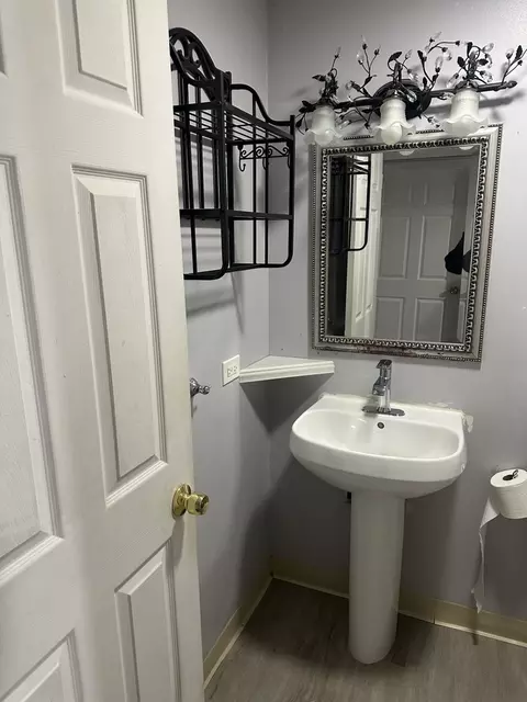 Undisclosed, Hoffman Estates, IL 60169 photo 8