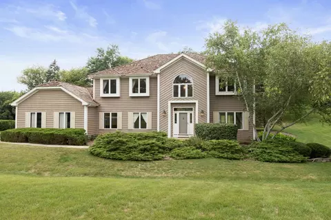 25410 N Cayuga Trl, Lake Barrington, IL 60010