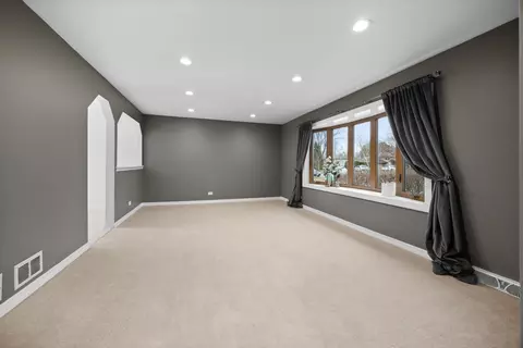 Living - 513 S Princeton Ave, Itasca, IL 60143 photo 1 of 3