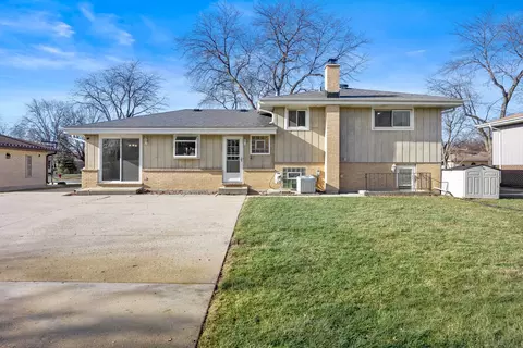 Exterior - 513 S Princeton Ave, Itasca, IL 60143 photo 2 of 3