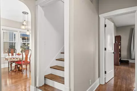 Entry Way - 1906 E Taylor St, Bloomington, IL 61701 photo 2 of 4