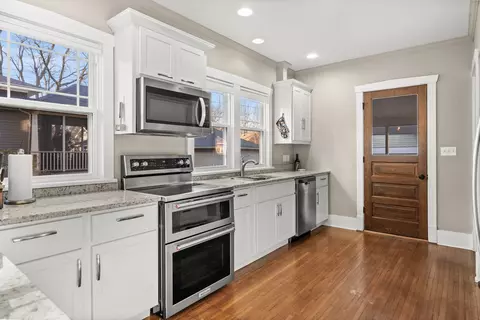 Kitchen - 1906 E Taylor St, Bloomington, IL 61701 photo 3 of 4