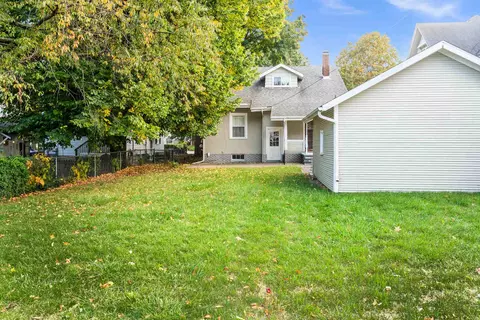 Exterior - 1906 E Taylor St, Bloomington, IL 61701 photo 6 of 6