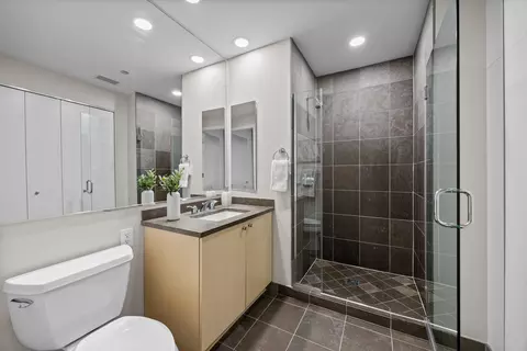 Bath - 60 E Monroe St #1602, Chicago, IL 60603 photo 2 of 5