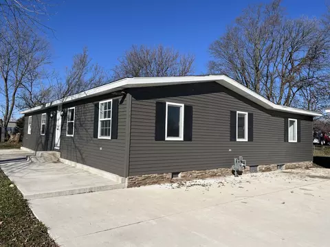 1351 N 4483rd Rd, Earlville, IL 60518