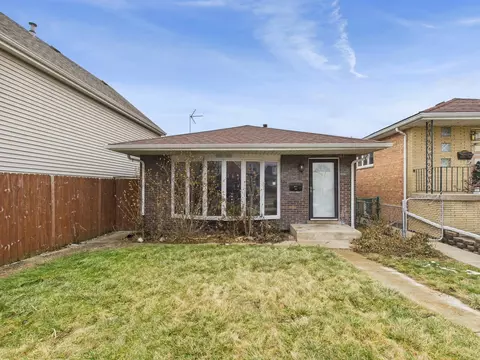 5024 S Lockwood Ave, Chicago, IL 60638