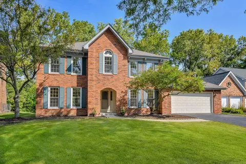 825 Biltmore Ct, Naperville, IL 60563