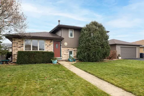8853 Obrien Dr, Orland Hills, IL 60487