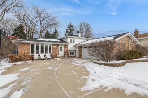 430 Valley View Dr, Downers Grove, IL 60516