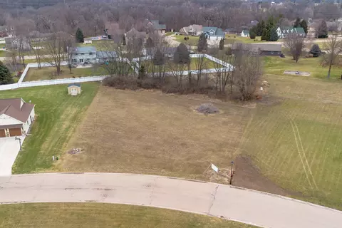800 Ann Marie Dr, Utica, IL 61373