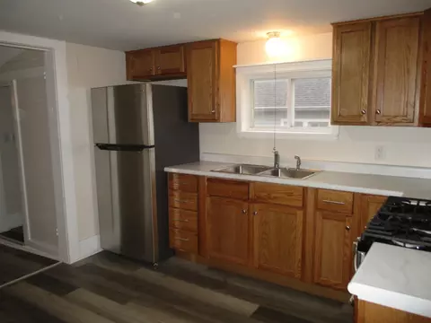Kitchen - 607 E Joliet St, Ottawa, IL 61350 photo 3 of 3