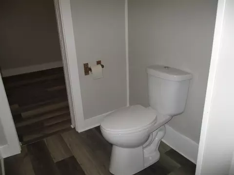 Bath - 607 E Joliet St, Ottawa, IL 61350 photo 2 of 5