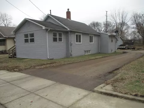Exterior - 607 E Joliet St, Ottawa, IL 61350 photo 1 of 2