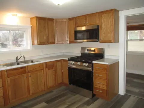 Kitchen - 607 E Joliet St, Ottawa, IL 61350 photo 1 of 3