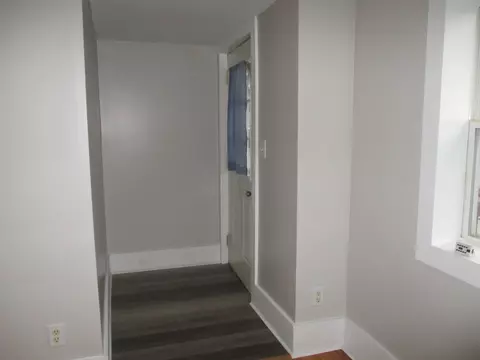 Entry Way - 607 E Joliet St, Ottawa, IL 61350 photo 1 of 1