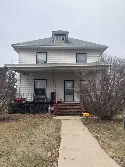 203 8th Ave, Sterling, IL 61081