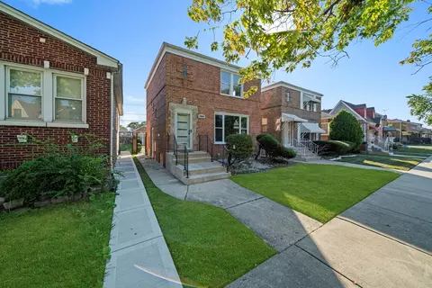 10047 S Calumet Ave, Chicago, IL 60628