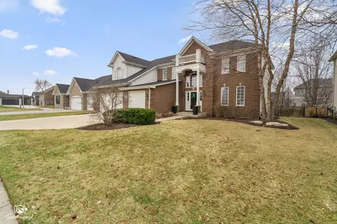 Exterior - 16432 S Harmon Ln, Plainfield, IL 60586 photo 2 of 3
