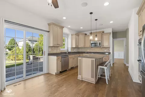 Kitchen - 16432 S Harmon Ln, Plainfield, IL 60586 photo 2 of 5