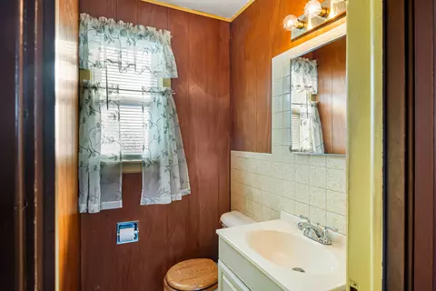 Bath - 2428 S 12th Ave, Broadview, IL 60155 photo 1 of 2