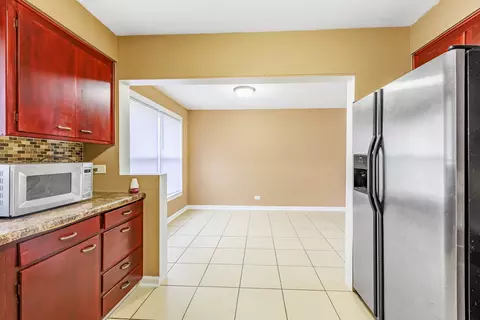 Kitchen - 15435 Hamlin Ave, Markham, IL 60428 photo 1 of 2