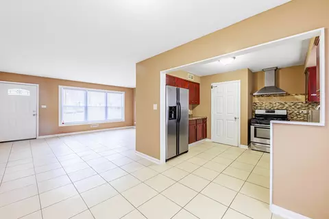 Living - 15435 Hamlin Ave, Markham, IL 60428 photo 1 of 5