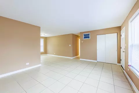 Living - 15435 Hamlin Ave, Markham, IL 60428 photo 4 of 5