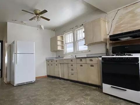 Kitchen - 10607 S May St, Chicago, IL 60643 photo 2 of 2