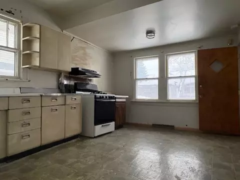 Kitchen - 10607 S May St, Chicago, IL 60643 photo 1 of 2