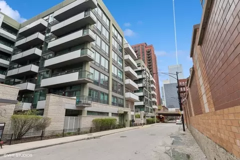 660 W Wayman St #501, Chicago, IL 60661