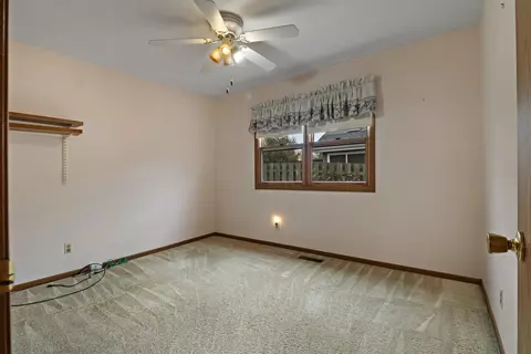 Bedroom - 1608 N Leonard Ave, Mchenry, IL 60050 photo 4 of 8