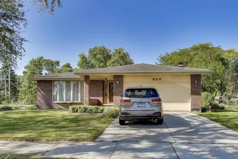 858 Academy Ave, Matteson, IL 60443