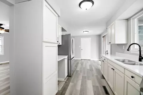 Kitchen - 85 N 2750w Rd, Kankakee, IL 60901 photo 3 of 3