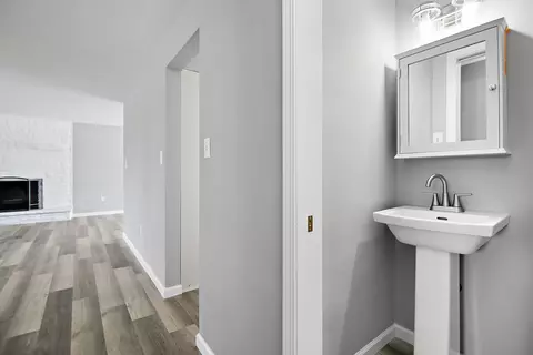 Entry Way - 85 N 2750w Rd, Kankakee, IL 60901 photo 1 of 1
