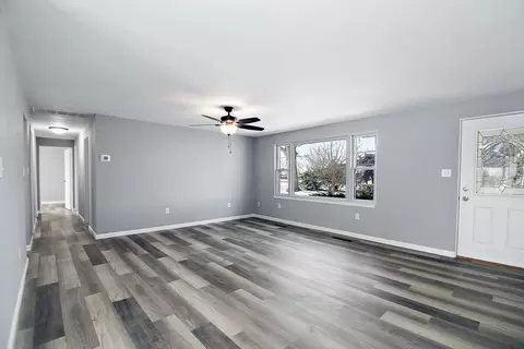 Living - 85 N 2750w Rd, Kankakee, IL 60901 photo 4 of 4