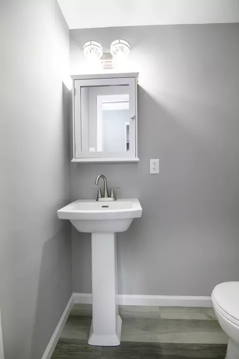 Bath - 85 N 2750w Rd, Kankakee, IL 60901 photo 3 of 3