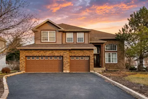 459 Glover Dr, North Aurora, IL 60542