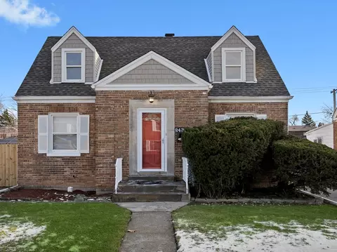 2433 S 17th Ave, Broadview, IL 60155