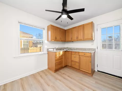 Kitchen - 2433 S 17th Ave, Broadview, IL 60155 photo 3 of 4