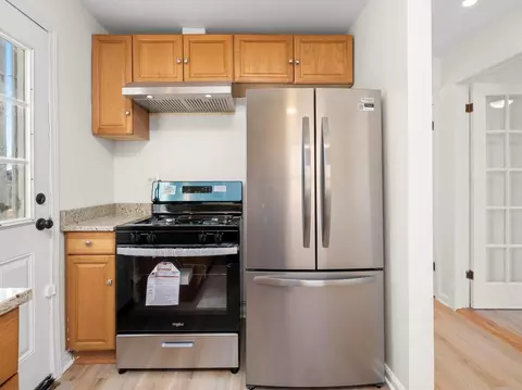 Kitchen - 2433 S 17th Ave, Broadview, IL 60155 photo 4 of 4