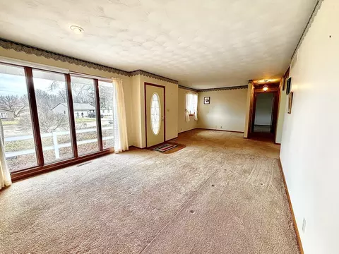 Living - 1211 Monroe St, Pecatonica, IL 61063 photo 2 of 2