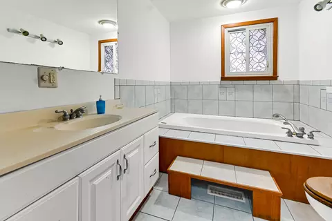 Bath - 12919 E Playfield Dr, Crestwood, IL 60418 photo 1 of 3