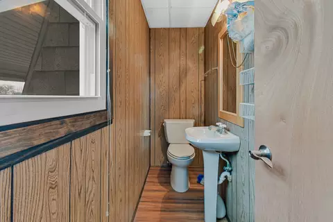 Bath - 12919 E Playfield Dr, Crestwood, IL 60418 photo 3 of 3